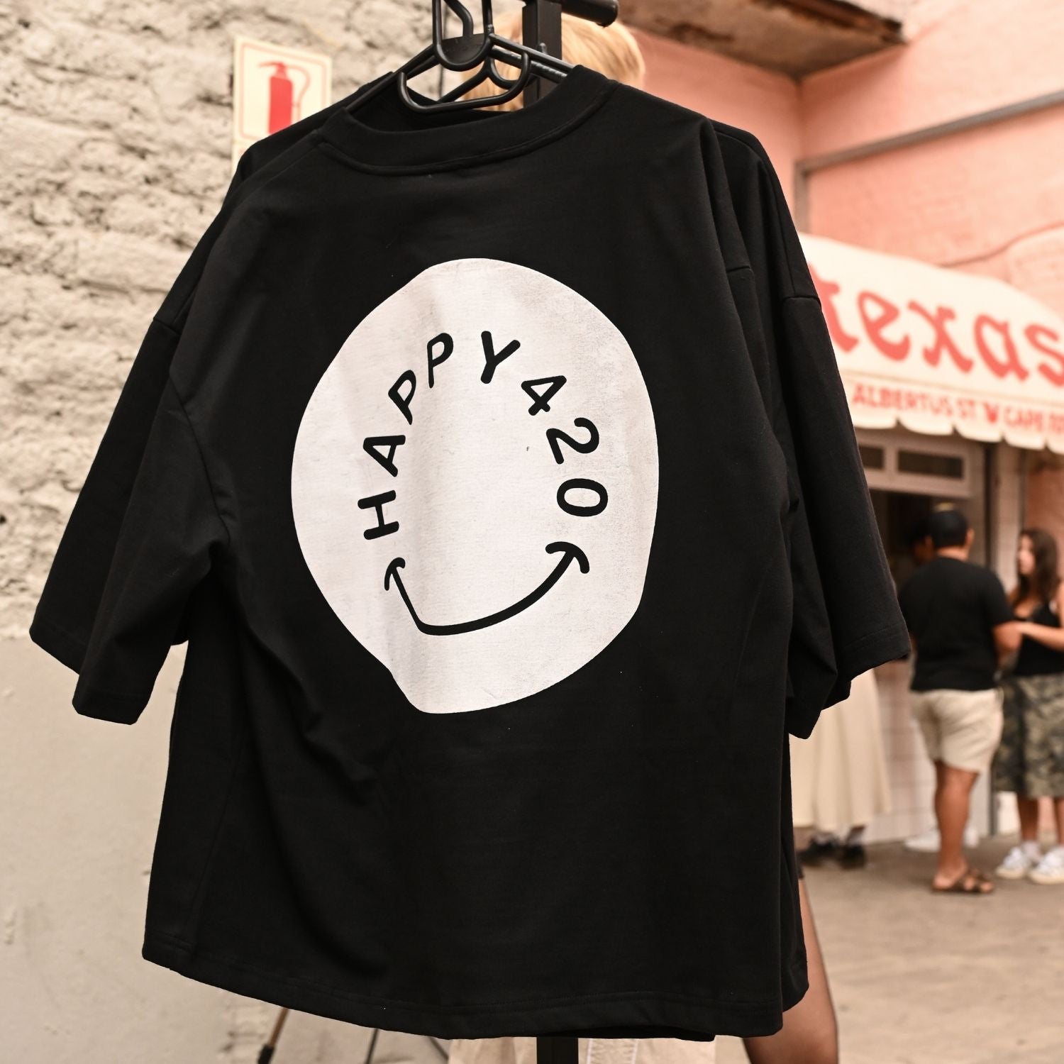 Happy420 Box T-shirt – Black